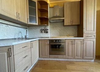 Продается трехкомнатная квартира, 87 м2, Республика Башкортостан, улица Мубарякова, 12/2