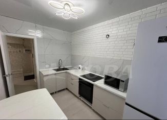 Сдается трехкомнатная квартира, 65 м2, Тобольск, микрорайон 7А, 14А