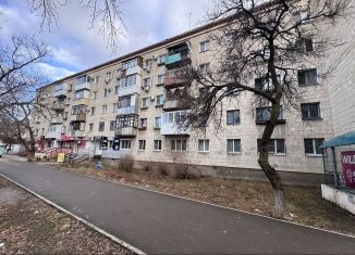 Продается 1-комнатная квартира, 31.5 м2, Волгоград, улица 64-й Армии, 34