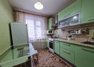 Продам трехкомнатную квартиру, 57 м2, Ижевск, улица 40 лет Победы, 142