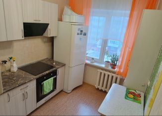 Продам 3-комнатную квартиру, 65 м2, Челябинская область, улица имени М.С. Урицкого, 39