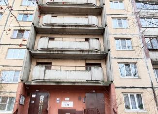 Сдам в аренду 2-ком. квартиру, 47 м2, Санкт-Петербург, Бухарестская улица, 152к2, метро Обухово