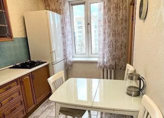 2-комнатная квартира в аренду, 60 м2, Москва, ЗАО, улица Дружбы, 10/32