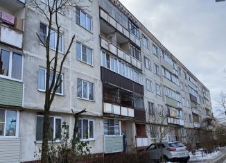 Продам трехкомнатную квартиру, 67 м2, посёлок Пролетарский, Школьная улица