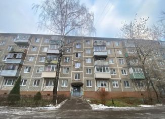 Продается трехкомнатная квартира, 56 м2, Серпухов, Центральная улица, 160к9