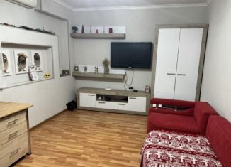 Продаю 3-ком. квартиру, 65 м2, поселок Овощной, улица Кравченко, 34