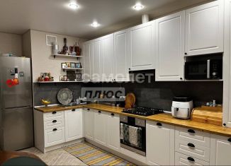 Продажа 3-ком. квартиры, 90 м2, Ставрополь, ЖК Мелодия, проспект Кулакова, 5/2