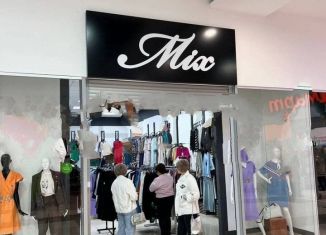 Продаю торговую площадь, 94 м2, Балашов, улица 30 лет Победы, 156