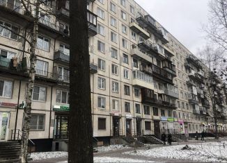 Продаю 1-ком. квартиру, 33 м2, Санкт-Петербург, Невский район, проспект Большевиков, 25Д