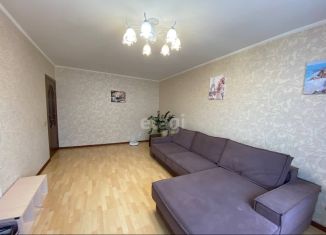 Сдаю 3-ком. квартиру, 90 м2, Тюмень, улица Николая Семёнова, 27