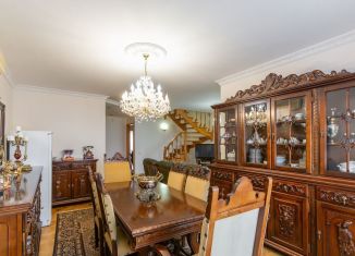 Продажа 5-комнатной квартиры, 138.7 м2, Астраханская область, улица Бурова, 10/1